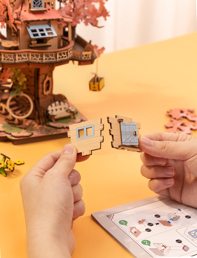 Rolife Sakura Tree House DIY Miniature Kit